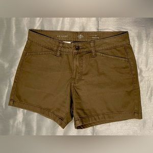 Size 4 Petite Women’s St. John’s Bay Casual Chino Shorts